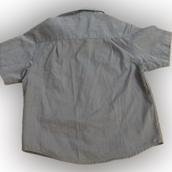 Boys Airwalk Gray Short Sleeve Button Down Shirt Size 5 | Skater Style Top - Picture 6 of 9